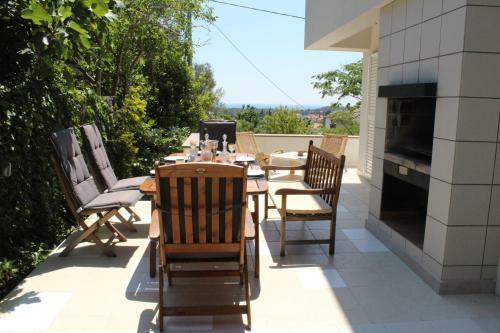 Apartments Pinewood Villa