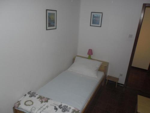 Apartments By The Sea Rogoznica - 11425