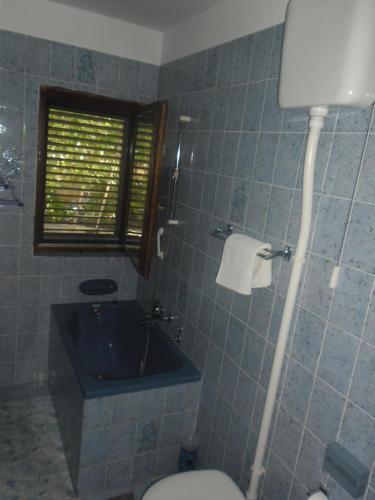 Apartments By The Sea Rogoznica - 11425
