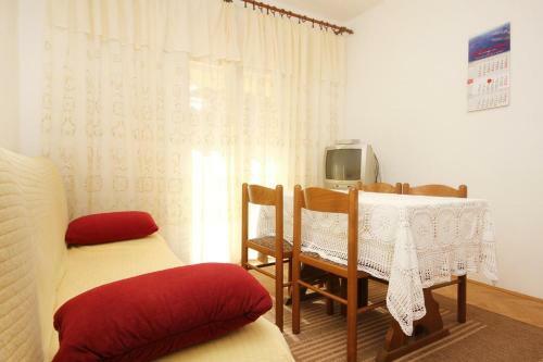 Apartment Orebic 10077a