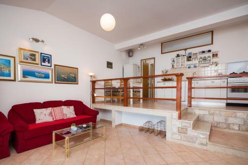 Apartments Ratac Lobrovi?