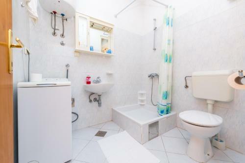 Hostal Guesthouse Ava