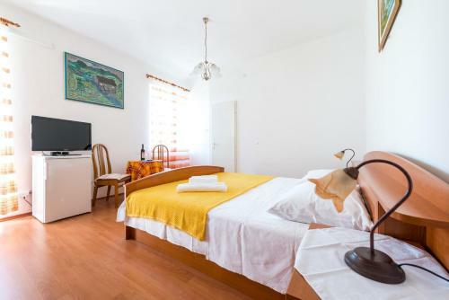 Hostal Guesthouse Ava