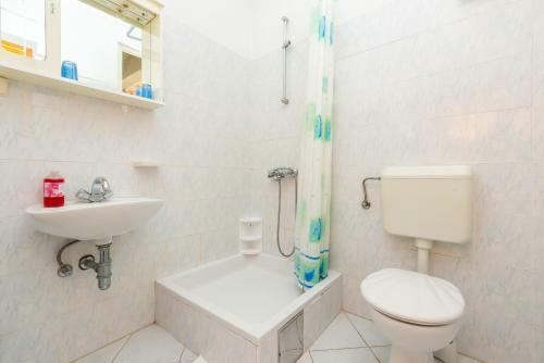 Hostal Guesthouse Ava