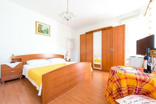 Hostal Guesthouse Ava