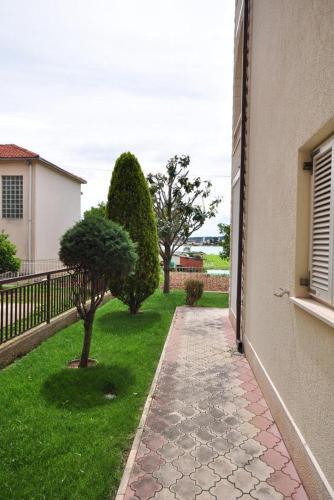 Apartment Seget Donji 10023a