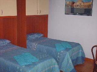 Hostal Robby's House B&B