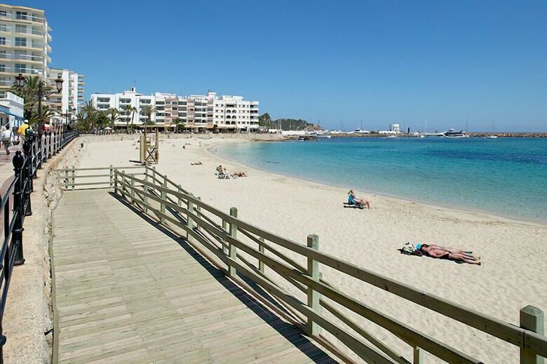 Apartamentos Bon Lloc
