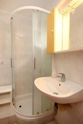 Apartment Orebic 10093a