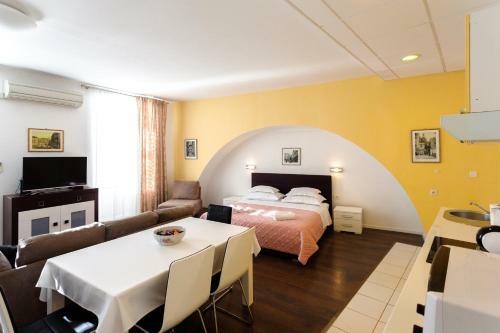 Apartments Fortezza
