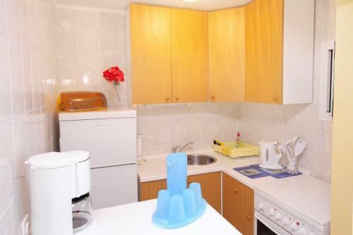 Apartment Postira 5660a