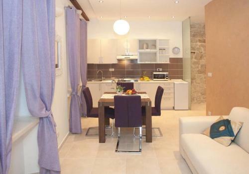Apartamentos De Caris Palace