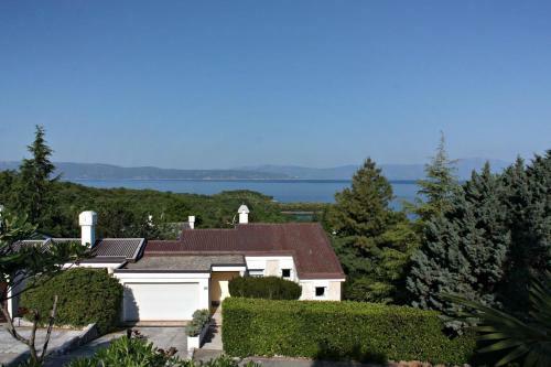 Apartment Njivice 410a