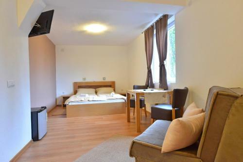 Hostal Rooms Villa Ruja