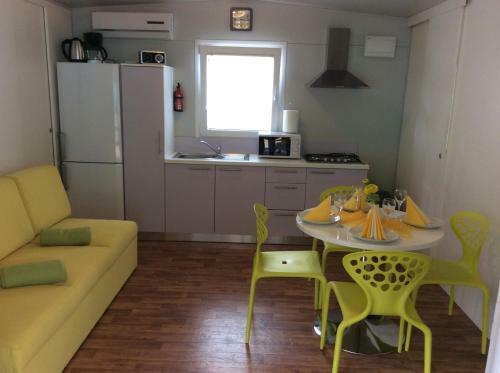 Mobile Home Shelbox