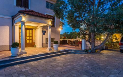 Hostal Vila Milcetic