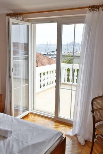 Hostal Guesthouse Villa Kolonada