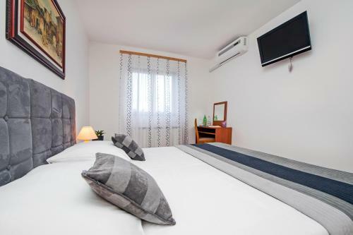 Bed & Breakfast Rooms Ladonja