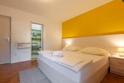Hostal Guest House Damir
