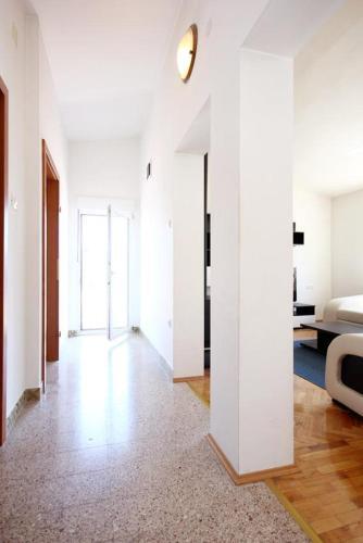 Apartment Makarska 10025a