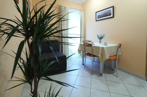 La Familia Apartments