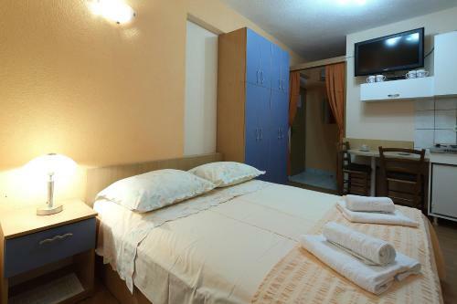 La Familia Apartments