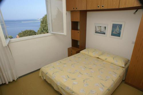 Apartments By The Sea Omis - 2823