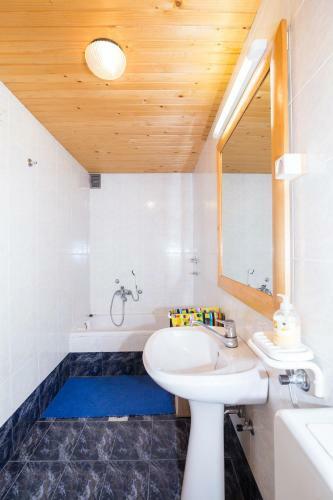 Hostal Holiday Home Kersnik