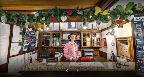 Hotel Tripi?, Restaurant And Pizzeria