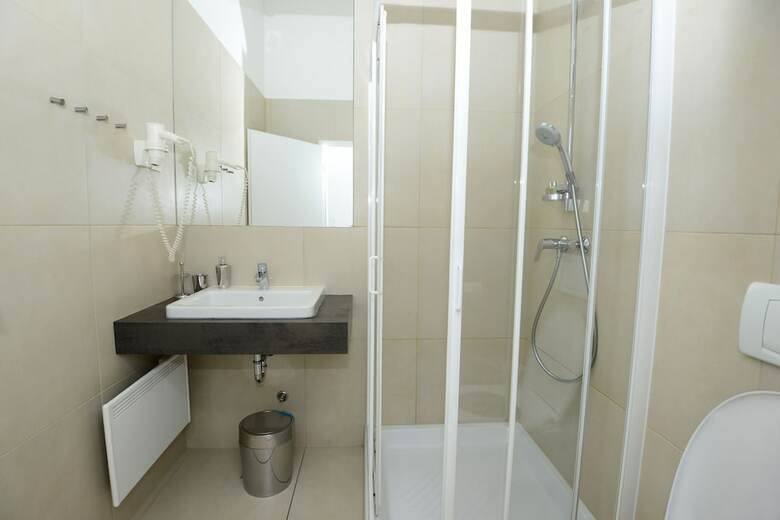 Hostal Galeria Rooms