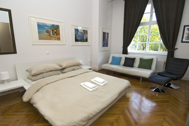 Hostal Galeria Rooms