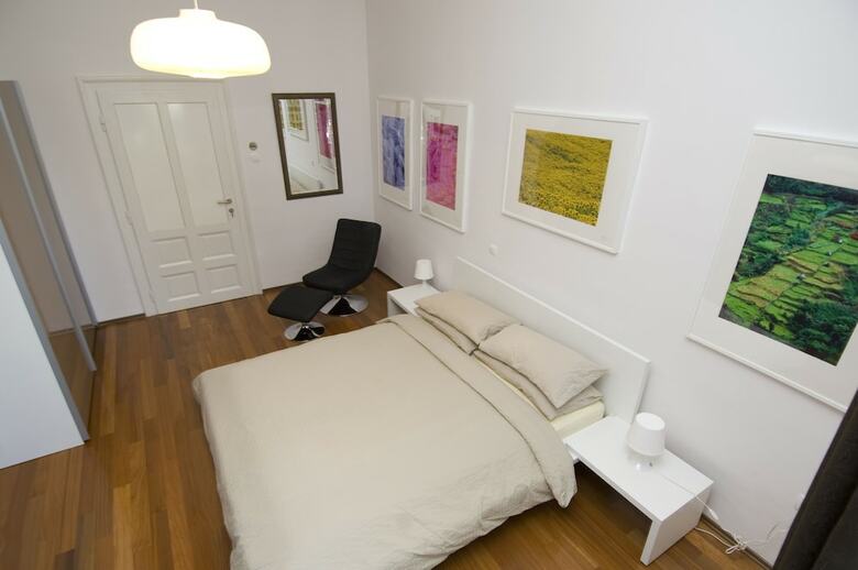 Hostal Galeria Rooms