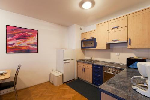 Apartment Irena Tour As