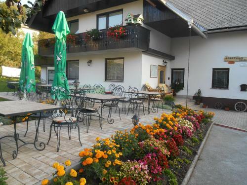 Hostal Apartments & Rooms Preseren