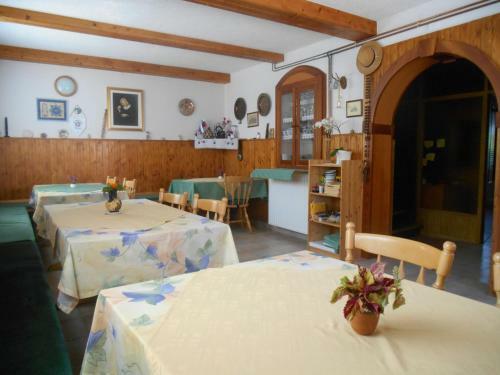 Hostal Apartments & Rooms Preseren