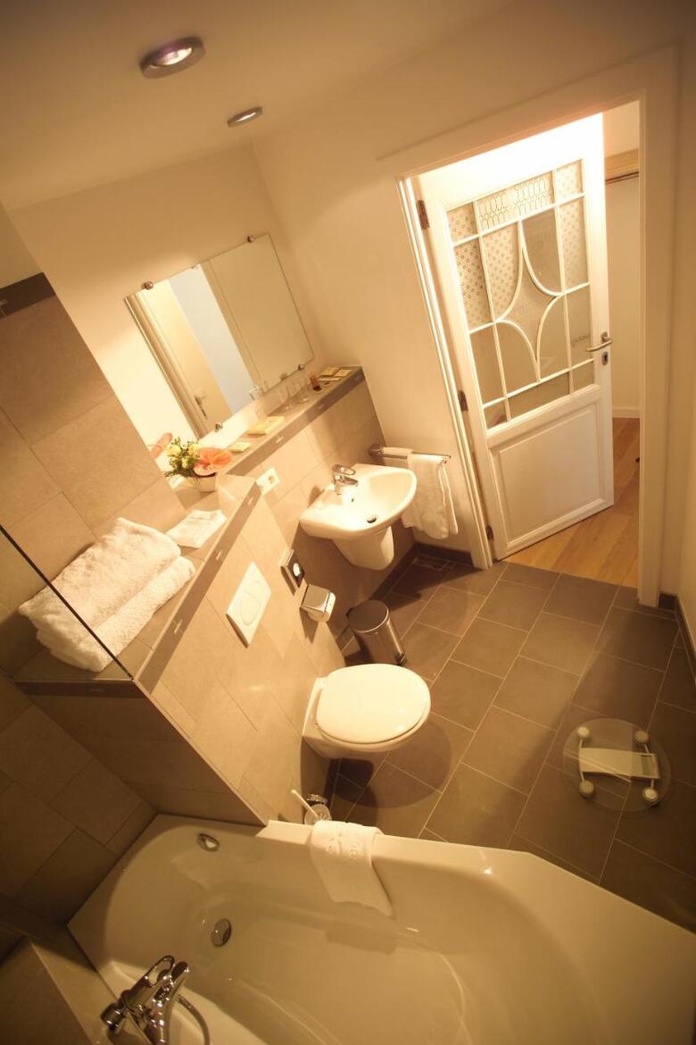 Parc Beaux-arts Hotel