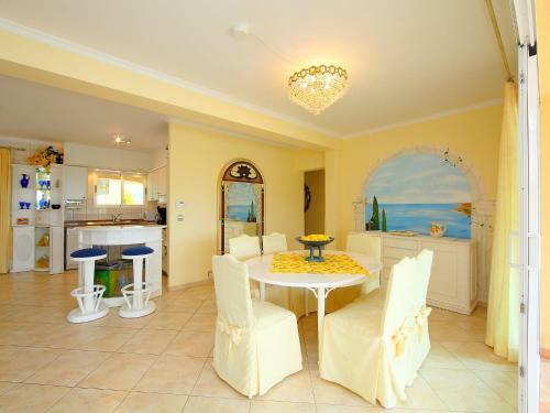 Villa Villa Bombilla
