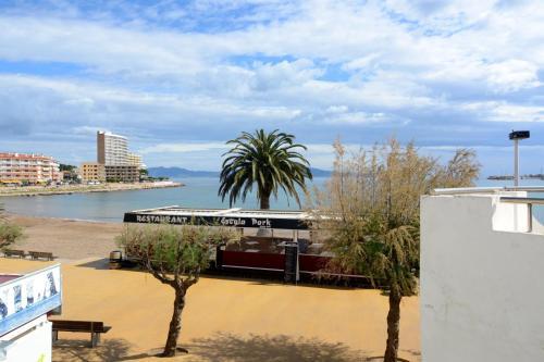 Apartamentos Riells Park