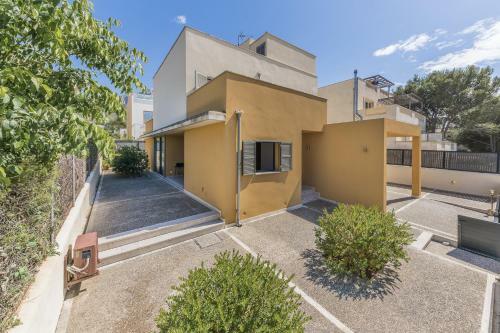 Villa Zafr� Montfarrutx