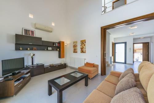 Villa Zafr� Montfarrutx