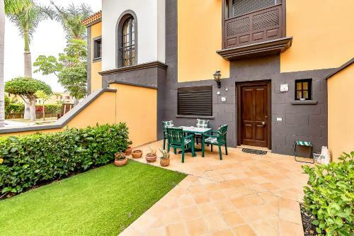 Townhouse In La Duquesa