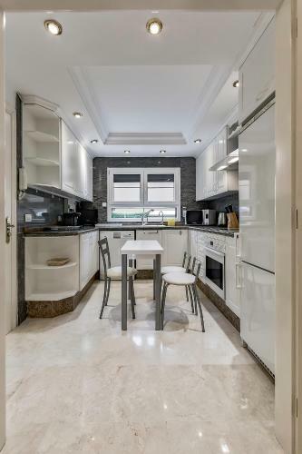 Townhouse In La Duquesa