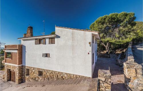 Ten-bedroom Holiday Home In Alcanar Platja