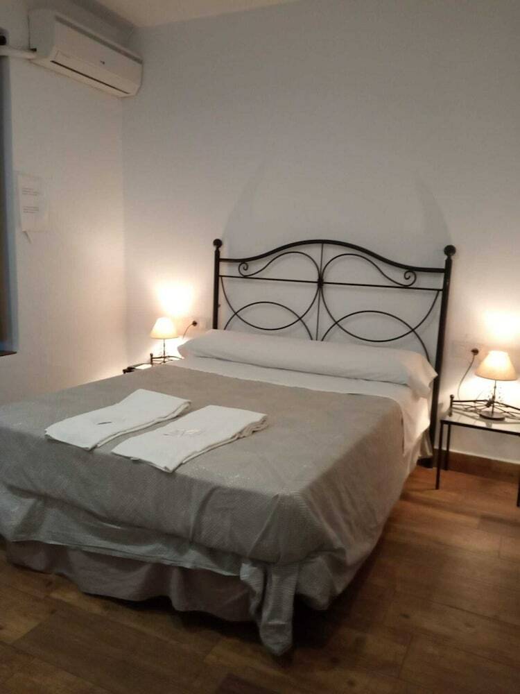 Hostal Pensi�n Cibeles