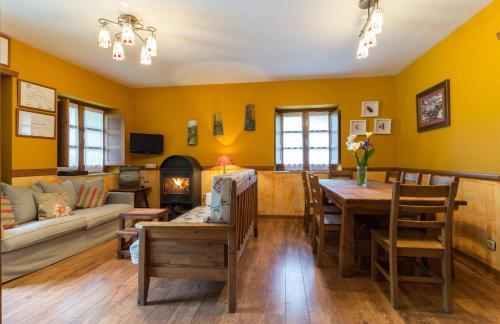 Agroturismo La Pumarada De Lim�s