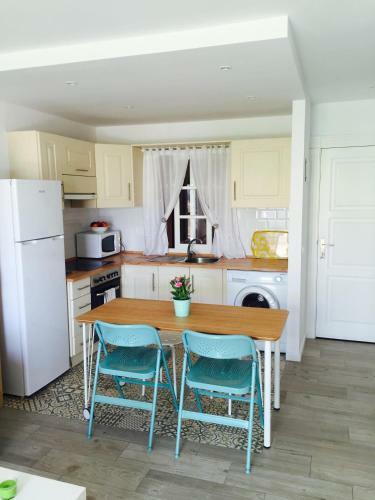 Apartment In Windsor Park Residence