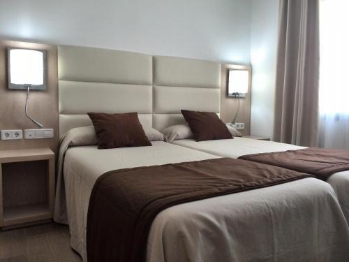 Hostal La Cig�e�a