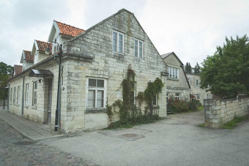 Arina Guest Apartment