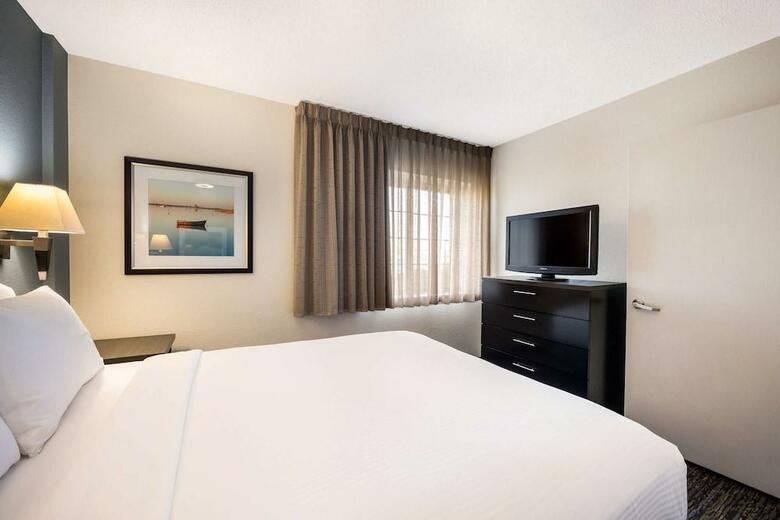 Hotel Candlewood Suites Boston-braintree
