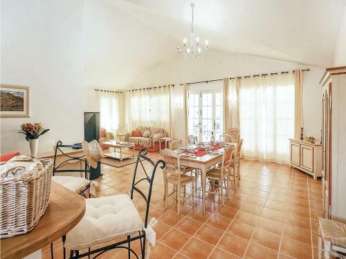 Apartment Fayence Op-1511